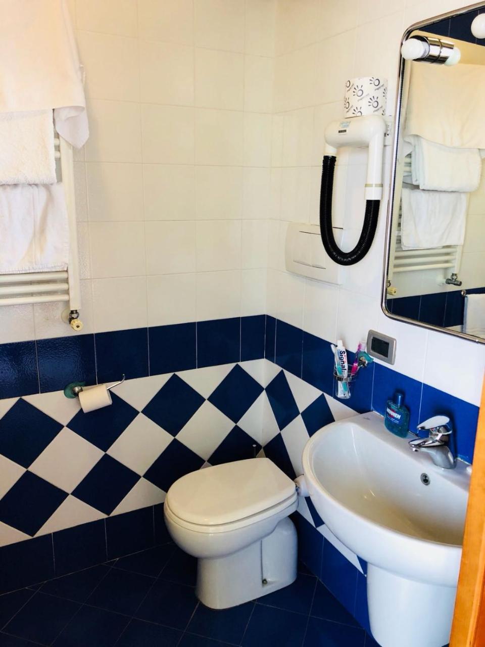 קסטלמרה די סטביה Hotel Elisabetta מראה חיצוני תמונה